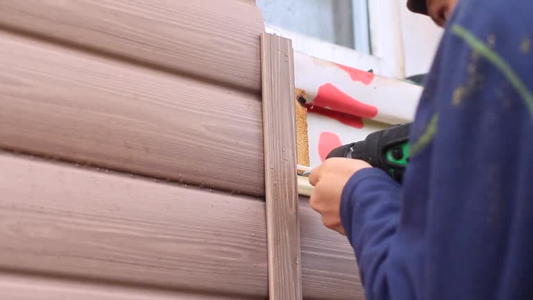 How To Choose The Right Materials for Your Siding Installation in 'Sunriver, OR